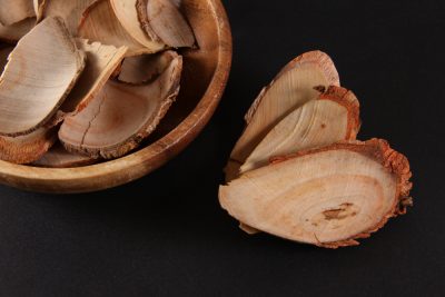 sliced tongkat ali roots